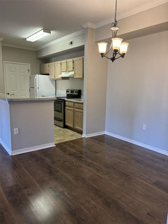 Active With Contract: $1,700 (2 beds, 2 baths, 1164 Square Feet)