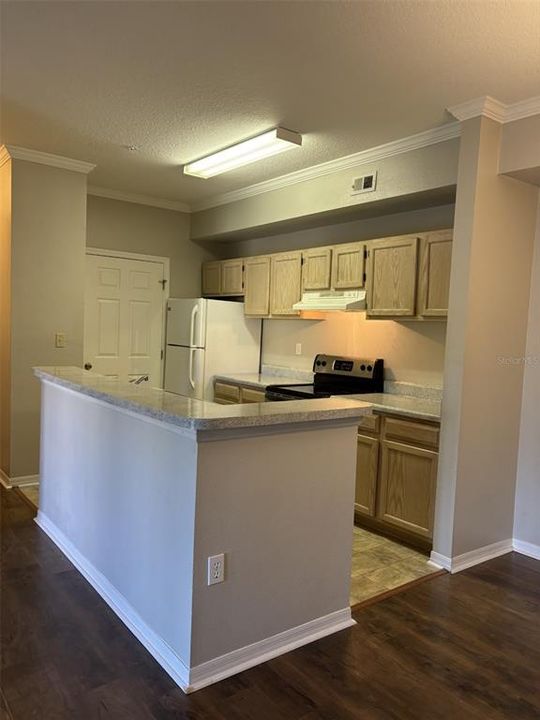 Active With Contract: $1,700 (2 beds, 2 baths, 1164 Square Feet)