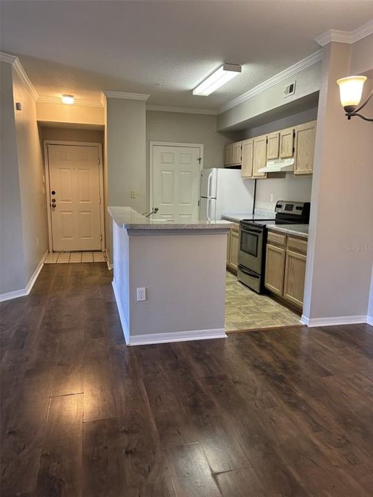 Active With Contract: $1,700 (2 beds, 2 baths, 1164 Square Feet)