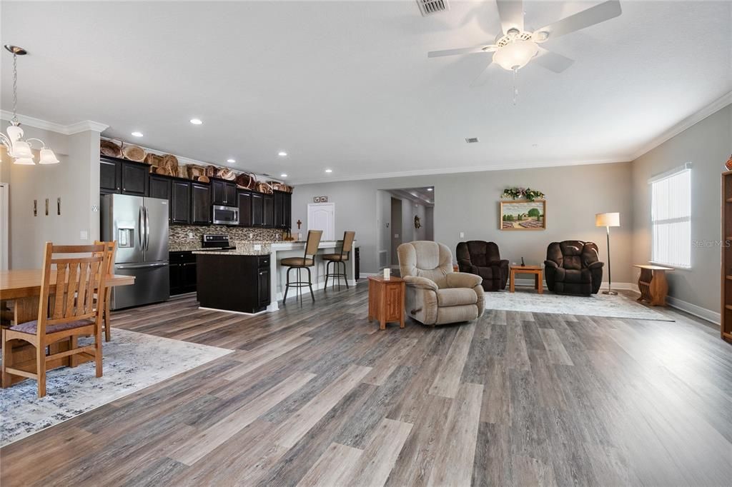 For Sale: $499,900 (4 beds, 3 baths, 2678 Square Feet)