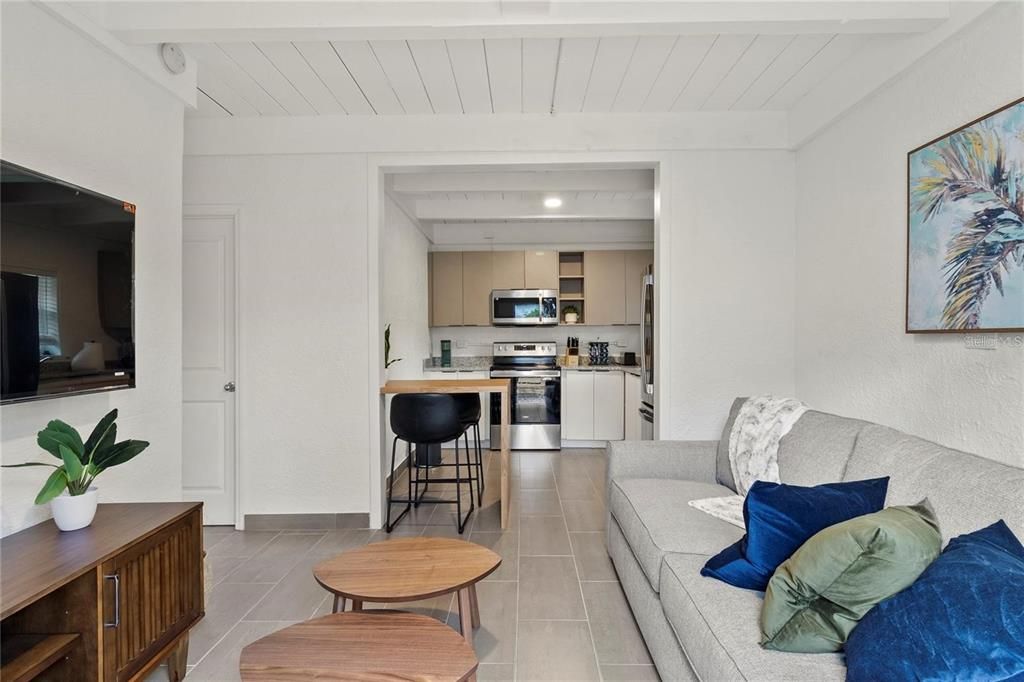 For Rent: $1,450 (2 beds, 1 baths, 500 Square Feet)