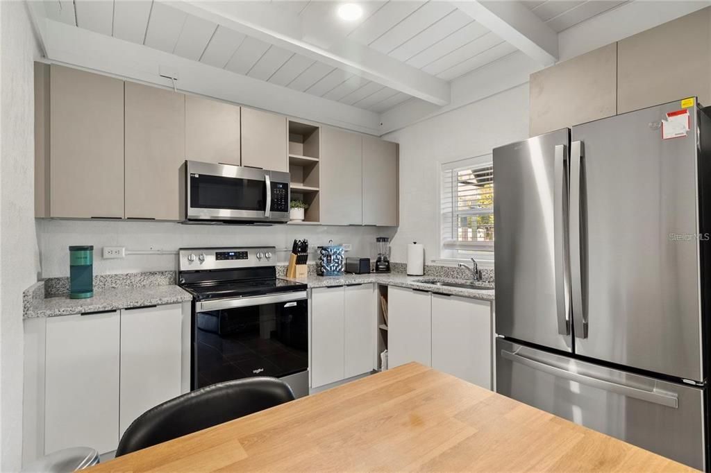 For Rent: $1,450 (2 beds, 1 baths, 500 Square Feet)