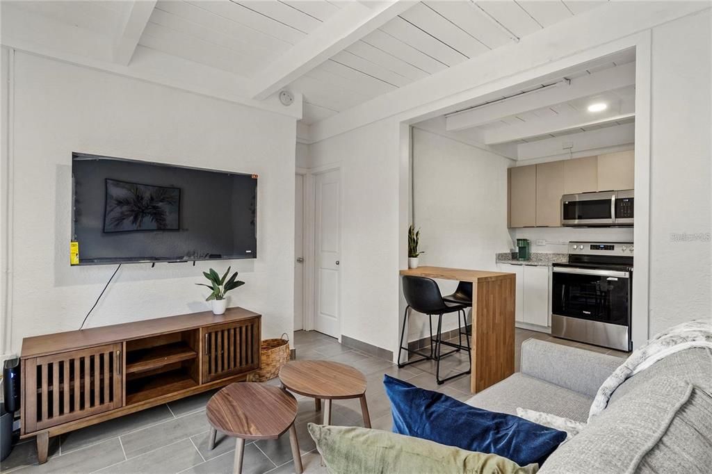 For Rent: $1,450 (2 beds, 1 baths, 500 Square Feet)