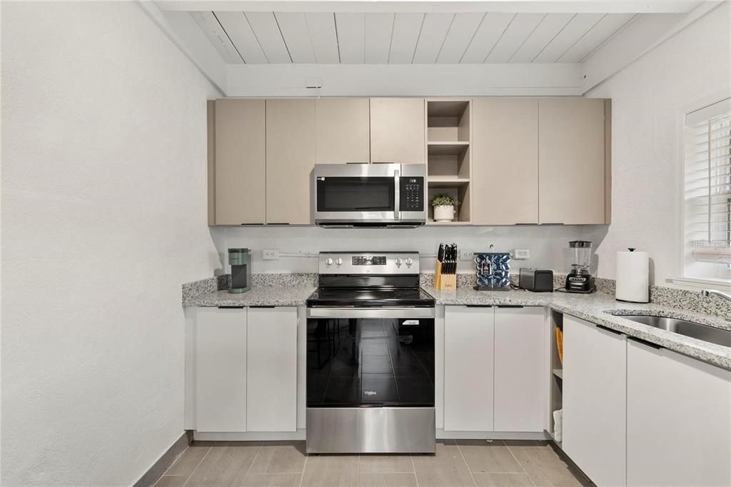 For Rent: $1,450 (2 beds, 1 baths, 500 Square Feet)