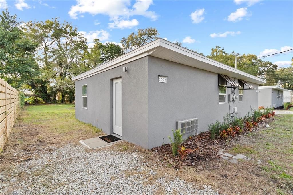 For Rent: $1,450 (2 beds, 1 baths, 500 Square Feet)