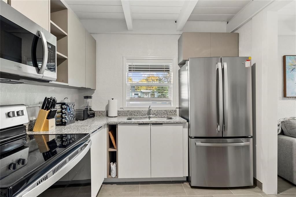 For Rent: $1,450 (2 beds, 1 baths, 500 Square Feet)