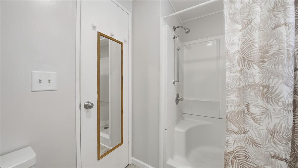 На продажу: $259,990 (2 спален, 2 ванн, 1066 Квадратных фут)