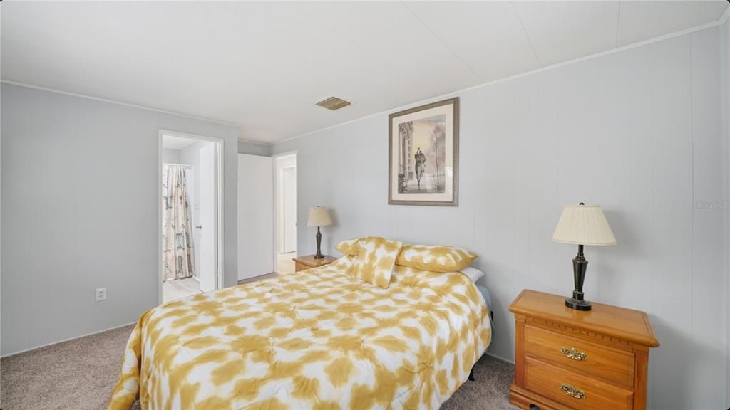 На продажу: $259,990 (2 спален, 2 ванн, 1066 Квадратных фут)