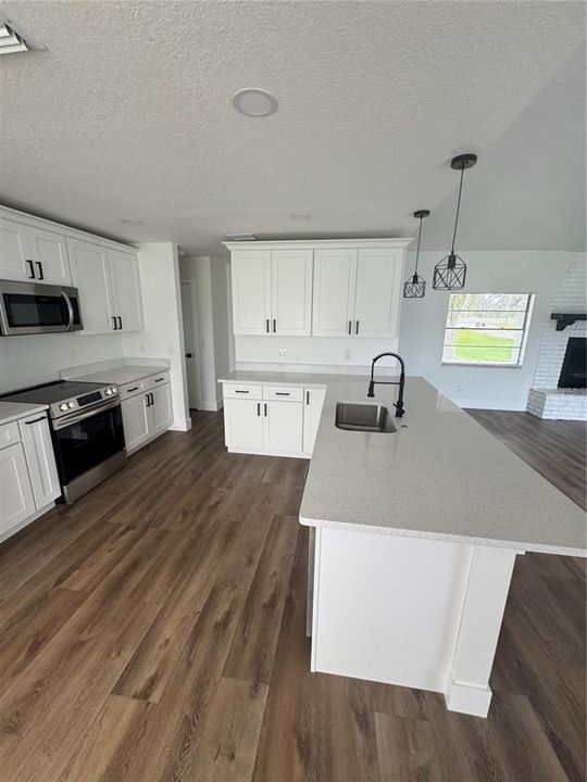 В аренду: $2,600 (3 спален, 2 ванн, 1272 Квадратных фут)