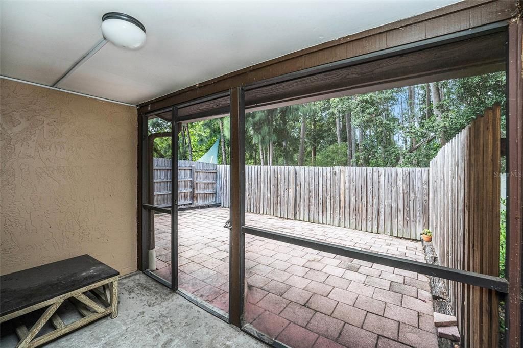 待售: $230,000 (2 贝兹, 2 浴室, 1224 平方英尺)