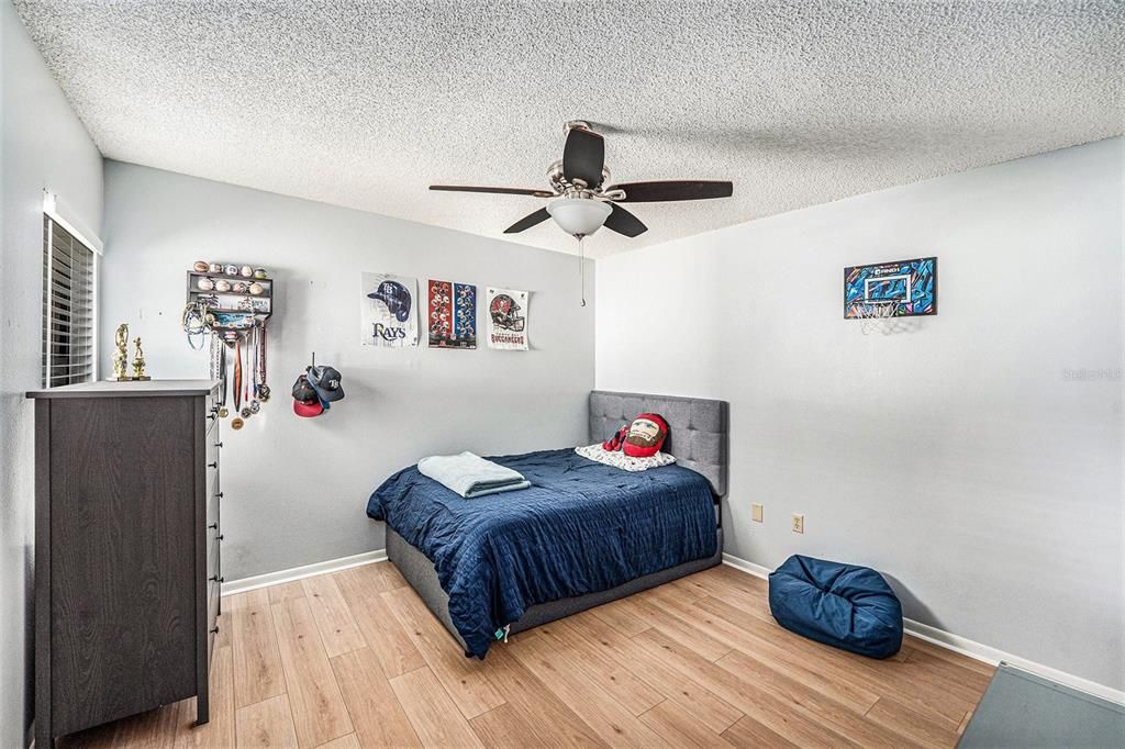 待售: $230,000 (2 贝兹, 2 浴室, 1224 平方英尺)