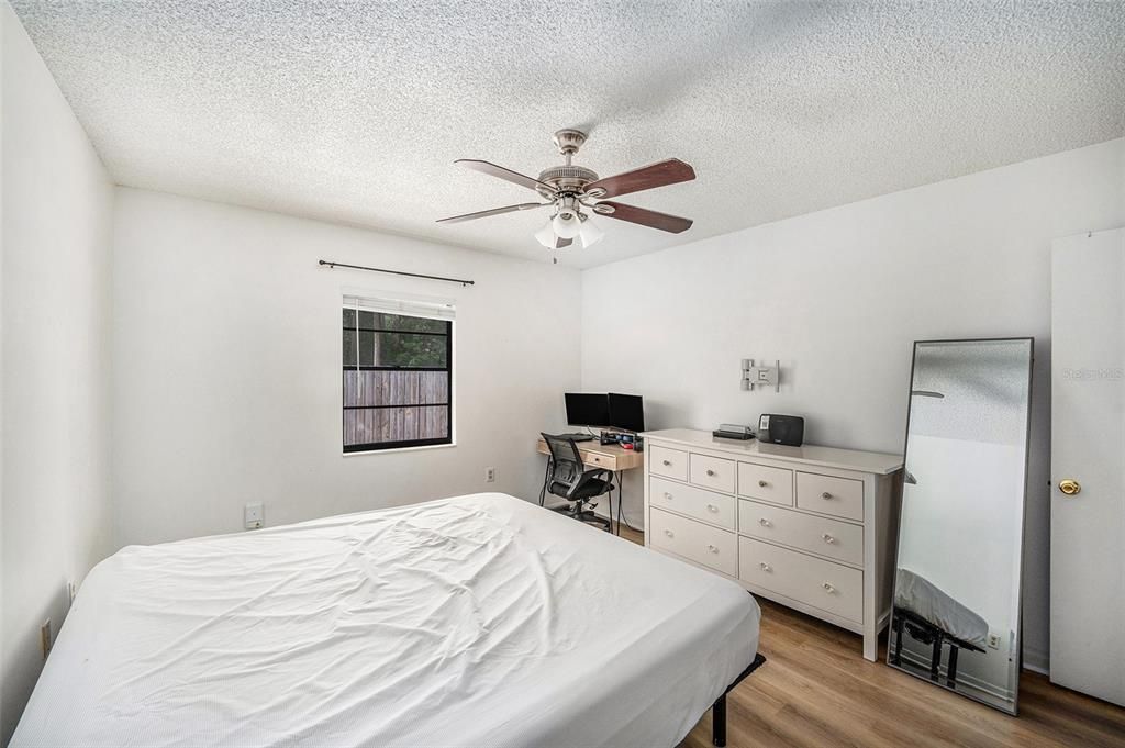 待售: $230,000 (2 贝兹, 2 浴室, 1224 平方英尺)