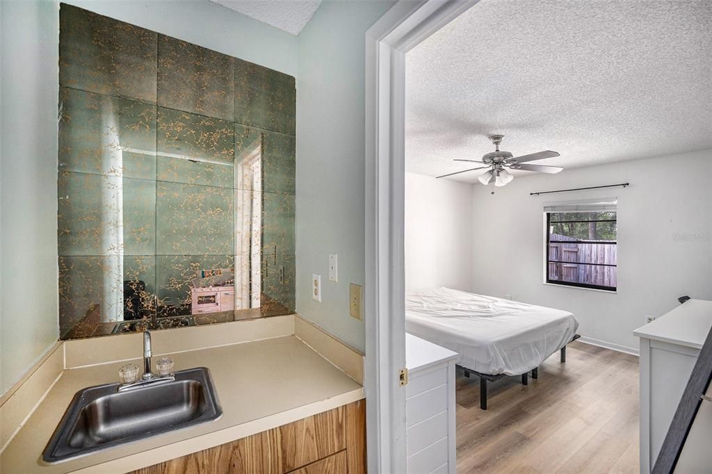 待售: $230,000 (2 贝兹, 2 浴室, 1224 平方英尺)