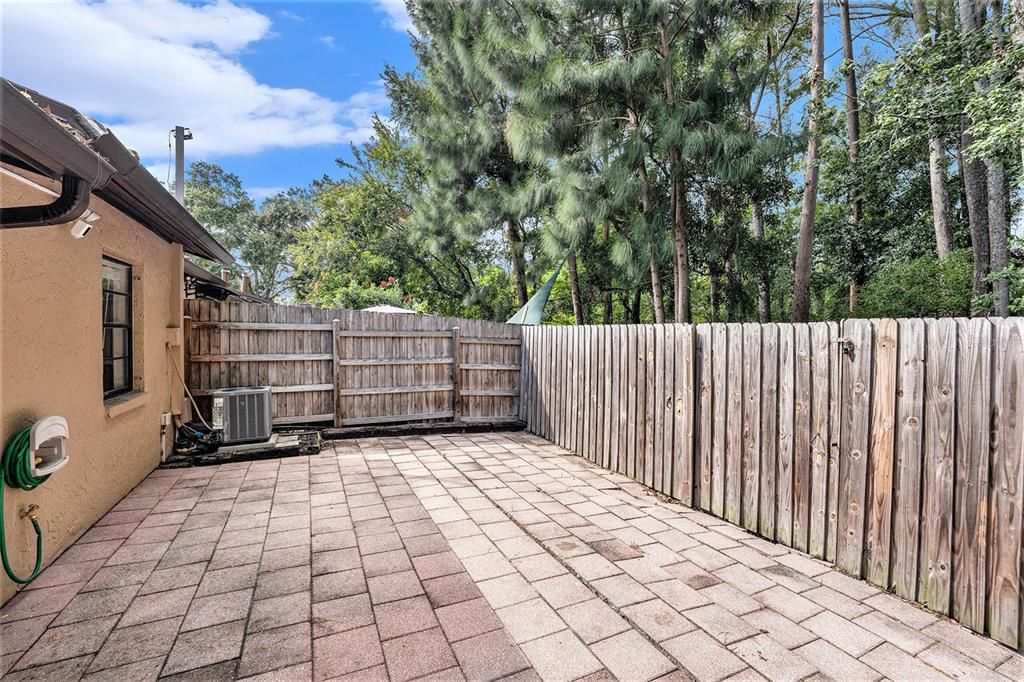 待售: $230,000 (2 贝兹, 2 浴室, 1224 平方英尺)