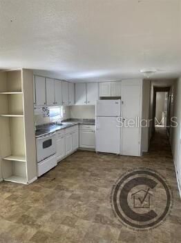 For Rent: $875 (2 beds, 1 baths, 400 Square Feet)