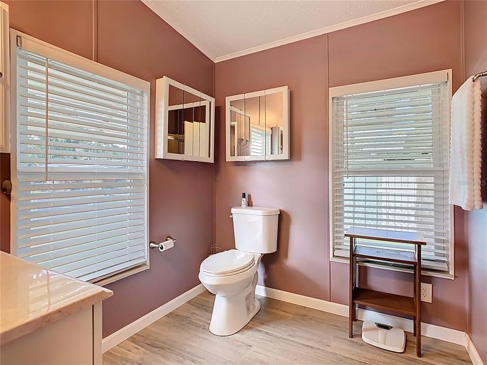 На продажу: $225,000 (2 спален, 2 ванн, 1248 Квадратных фут)