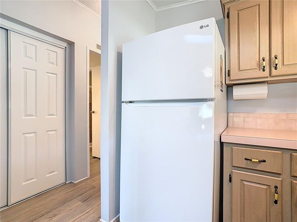 На продажу: $225,000 (2 спален, 2 ванн, 1248 Квадратных фут)