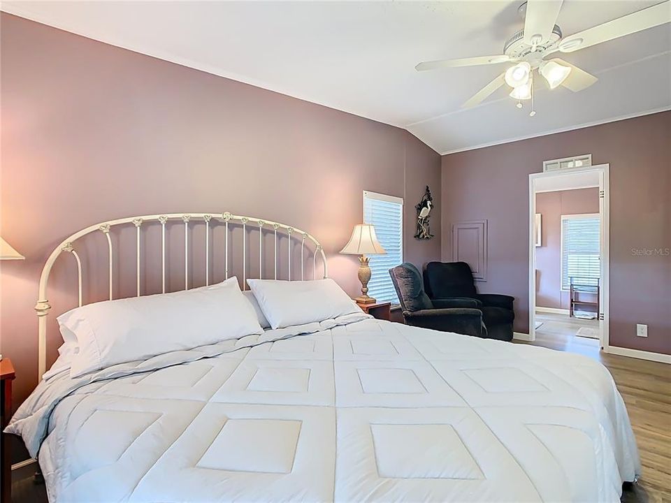 На продажу: $225,000 (2 спален, 2 ванн, 1248 Квадратных фут)