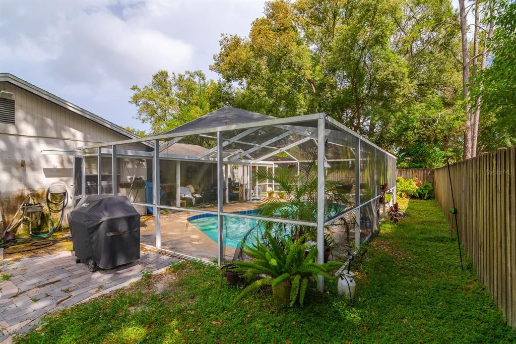 Active With Contract: $350,000 (3 beds, 2 baths, 1554 Square Feet)