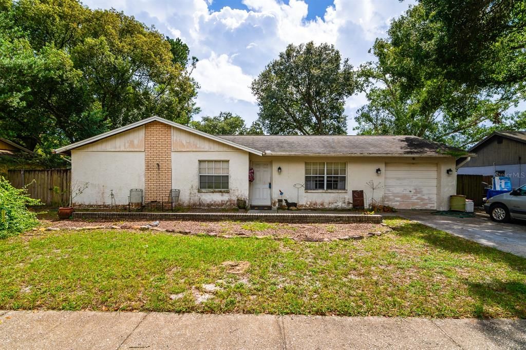 Active With Contract: $350,000 (3 beds, 2 baths, 1554 Square Feet)