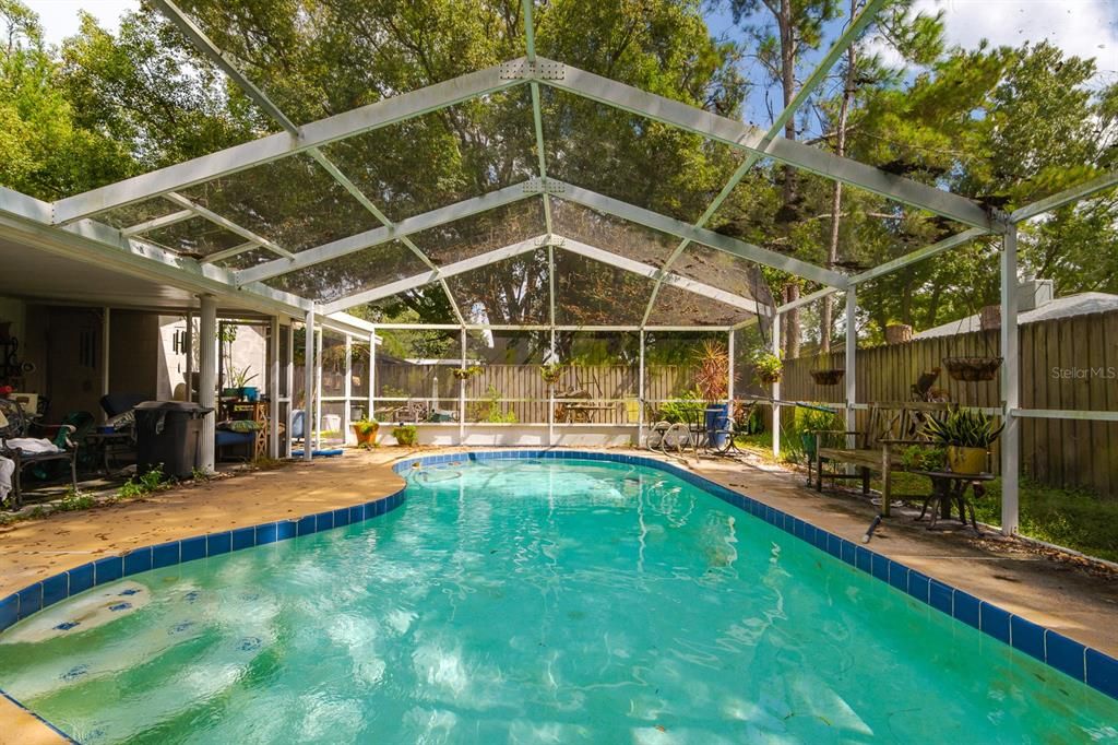 Active With Contract: $350,000 (3 beds, 2 baths, 1554 Square Feet)