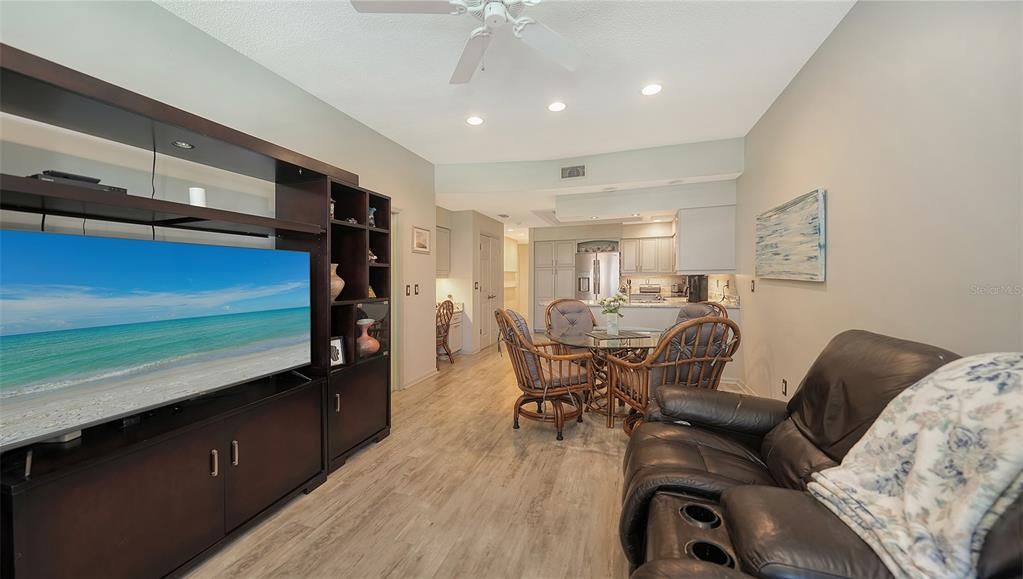 待售: $699,000 (3 贝兹, 3 浴室, 3215 平方英尺)