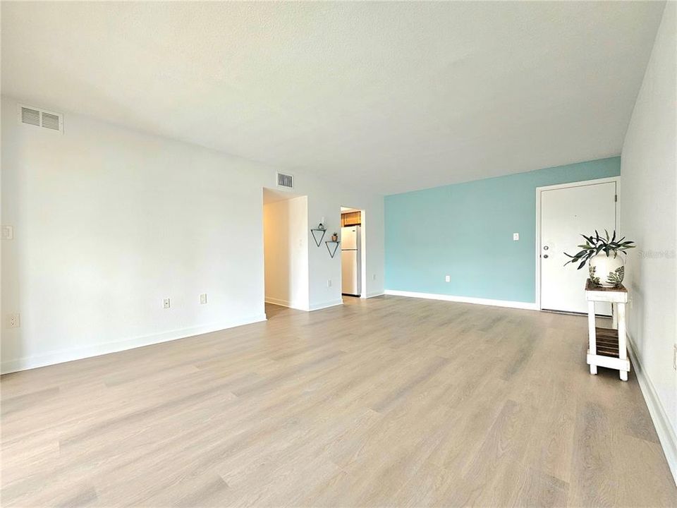 For Sale: $110,000 (2 beds, 2 baths, 919 Square Feet)