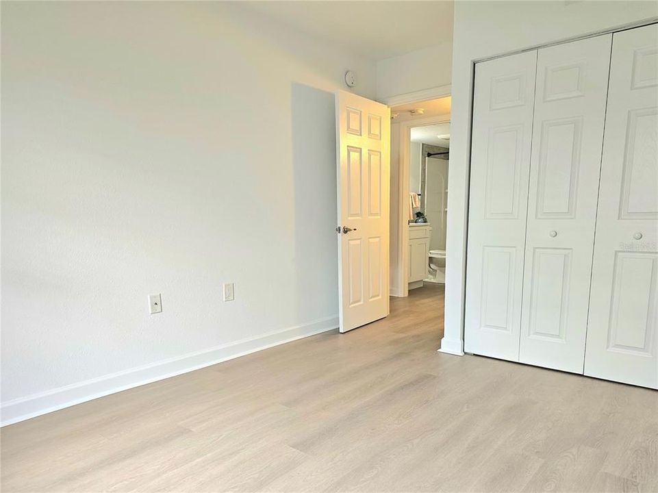 For Sale: $110,000 (2 beds, 2 baths, 919 Square Feet)