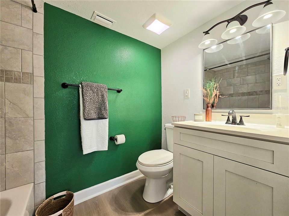 For Sale: $110,000 (2 beds, 2 baths, 919 Square Feet)