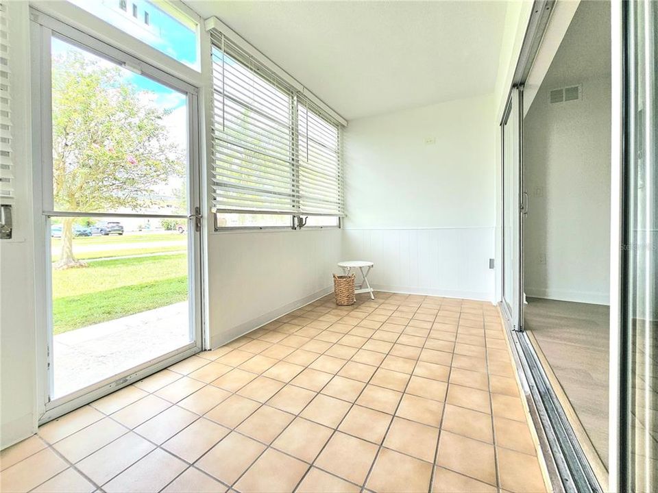 For Sale: $110,000 (2 beds, 2 baths, 919 Square Feet)