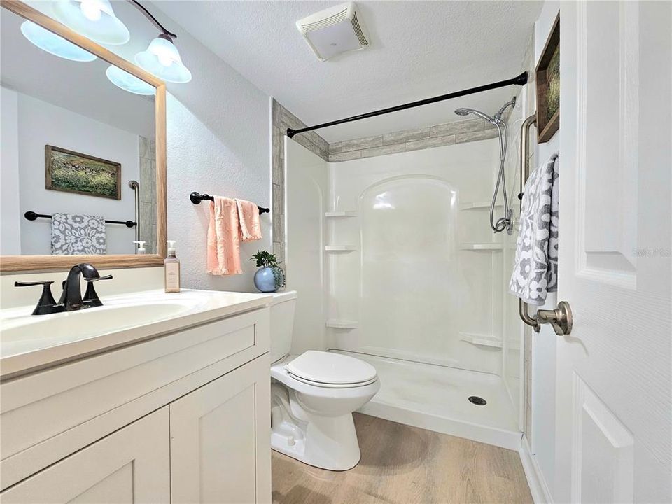 For Sale: $110,000 (2 beds, 2 baths, 919 Square Feet)