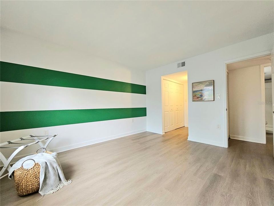 For Sale: $110,000 (2 beds, 2 baths, 919 Square Feet)