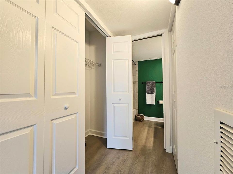 For Sale: $110,000 (2 beds, 2 baths, 919 Square Feet)