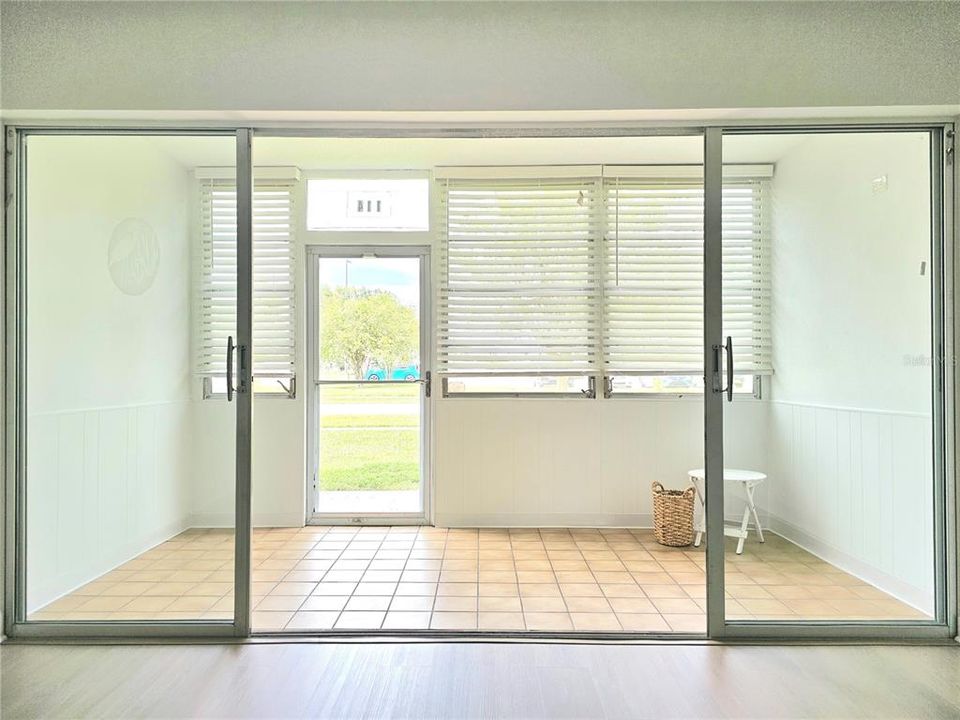 For Sale: $110,000 (2 beds, 2 baths, 919 Square Feet)