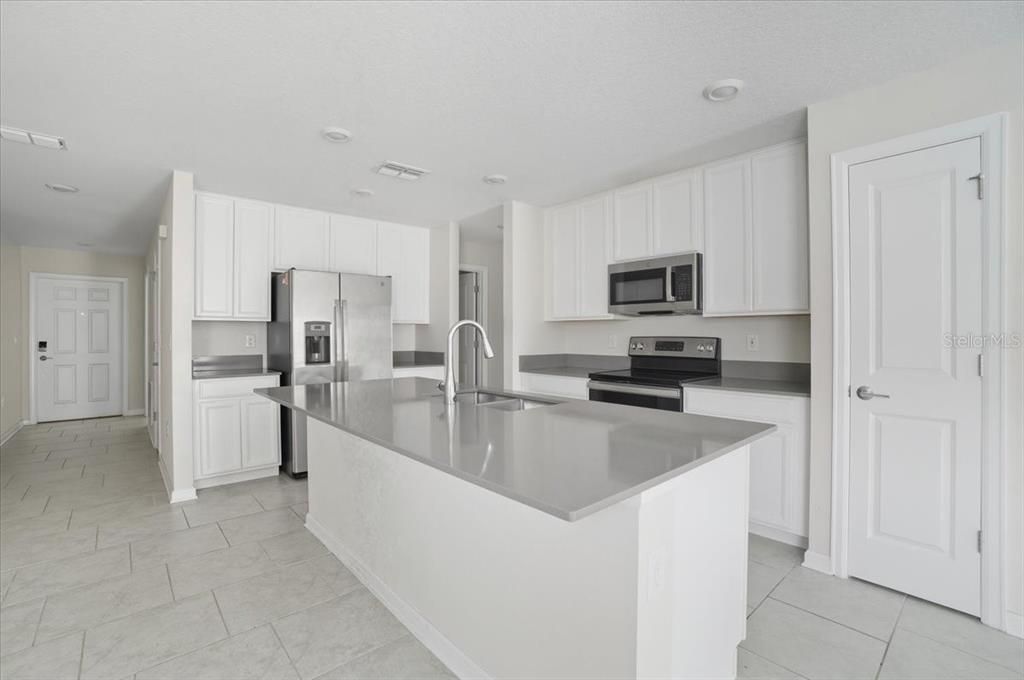 待售: $250,000 (3 贝兹, 2 浴室, 1444 平方英尺)