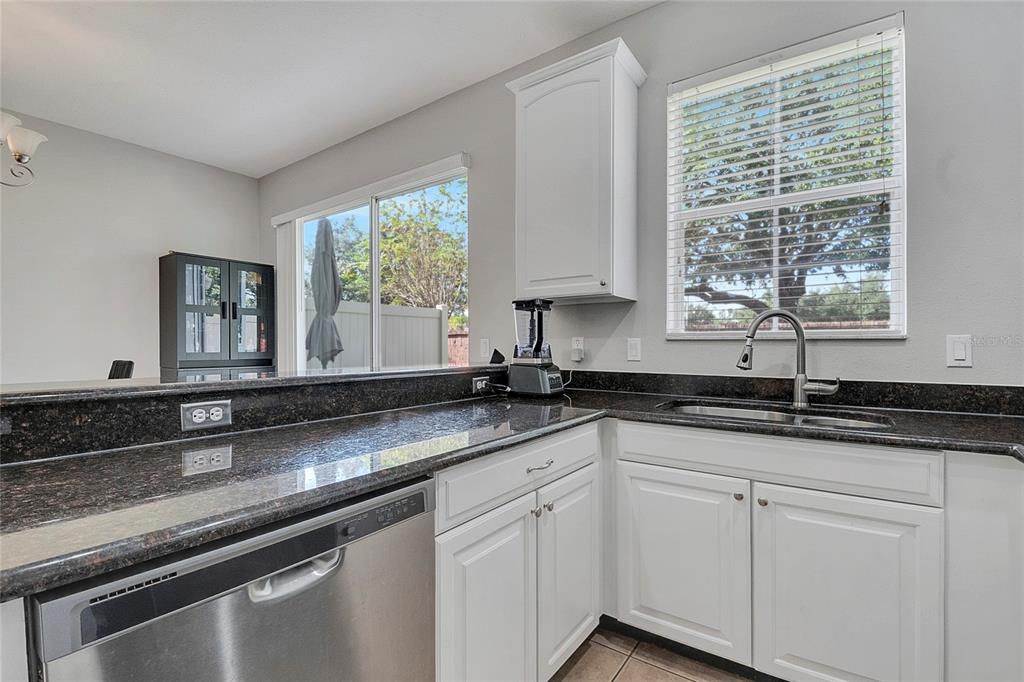 待售: $379,500 (3 贝兹, 3 浴室, 1633 平方英尺)