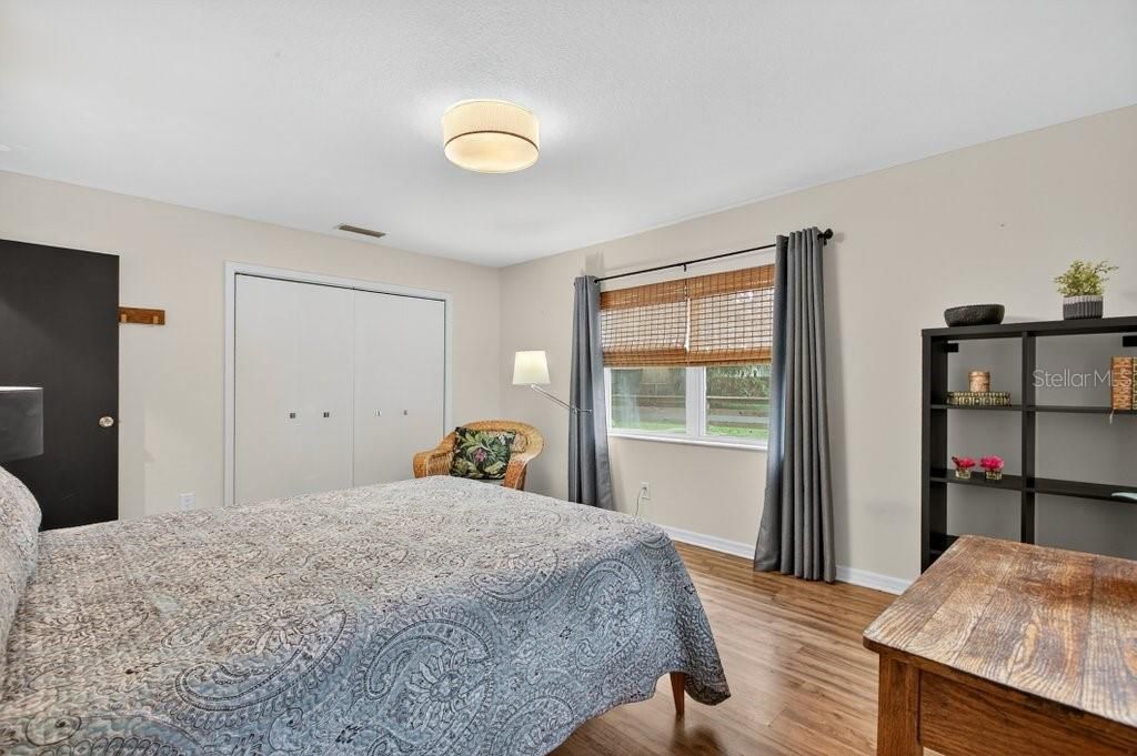 待售: $389,000 (2 贝兹, 1 浴室, 1064 平方英尺)