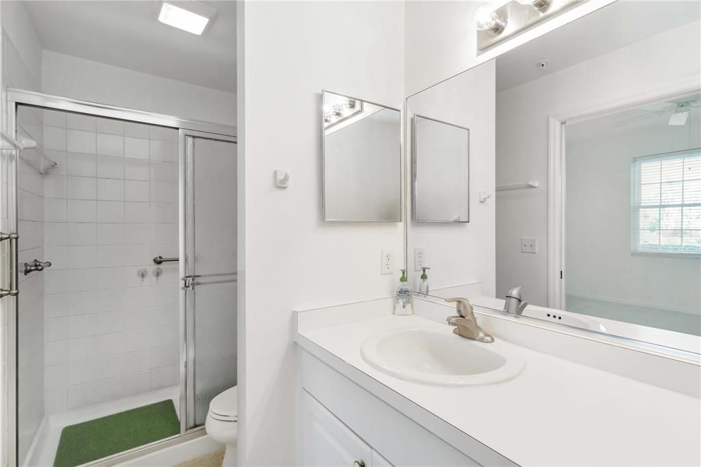 Active With Contract: $270,000 (2 beds, 2 baths, 1068 Square Feet)