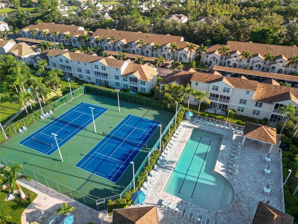 Active With Contract: $270,000 (2 beds, 2 baths, 1068 Square Feet)