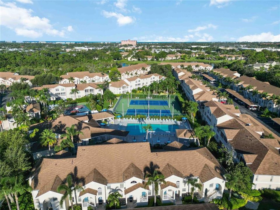 Active With Contract: $270,000 (2 beds, 2 baths, 1068 Square Feet)