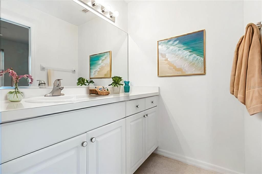 Active With Contract: $270,000 (2 beds, 2 baths, 1068 Square Feet)