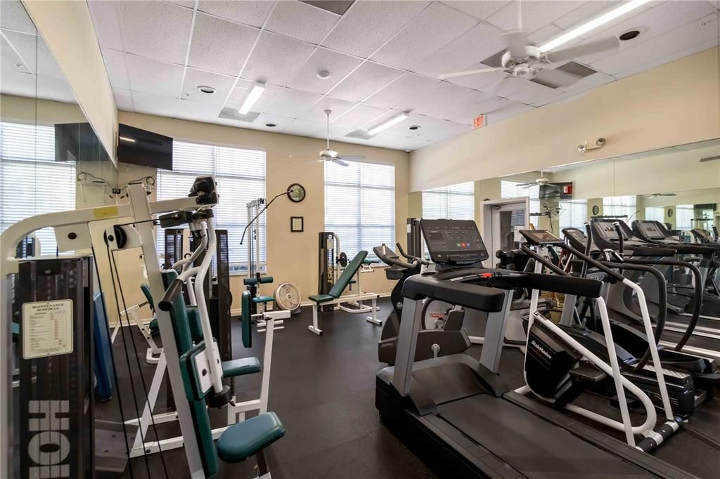 Active With Contract: $270,000 (2 beds, 2 baths, 1068 Square Feet)