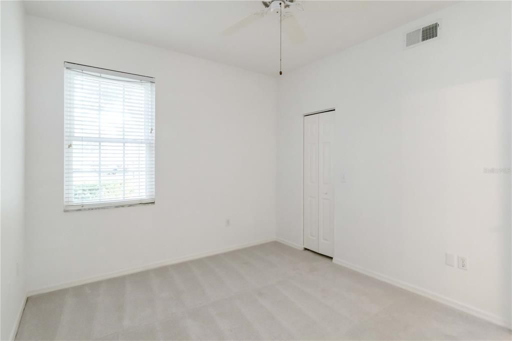 Active With Contract: $270,000 (2 beds, 2 baths, 1068 Square Feet)