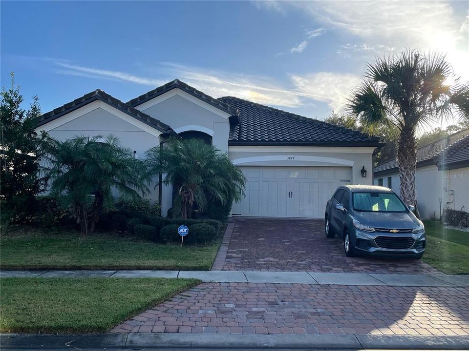 For Rent: $2,880 (4 beds, 3 baths, 2600 Square Feet)