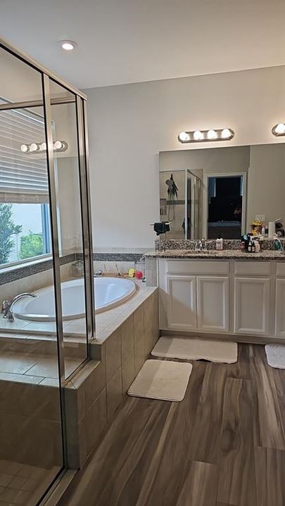 For Rent: $2,880 (4 beds, 3 baths, 2600 Square Feet)