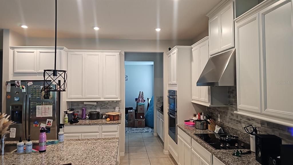 For Rent: $2,880 (4 beds, 3 baths, 2600 Square Feet)