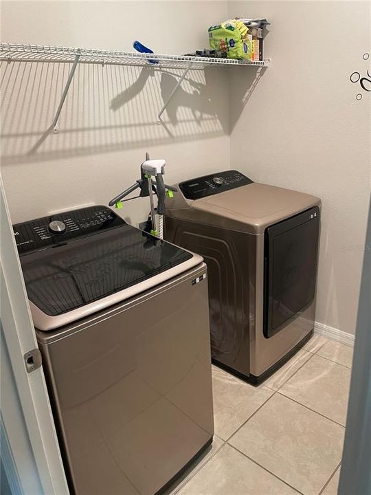 For Rent: $2,880 (4 beds, 3 baths, 2600 Square Feet)