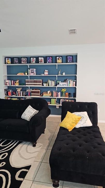 For Rent: $2,880 (4 beds, 3 baths, 2600 Square Feet)