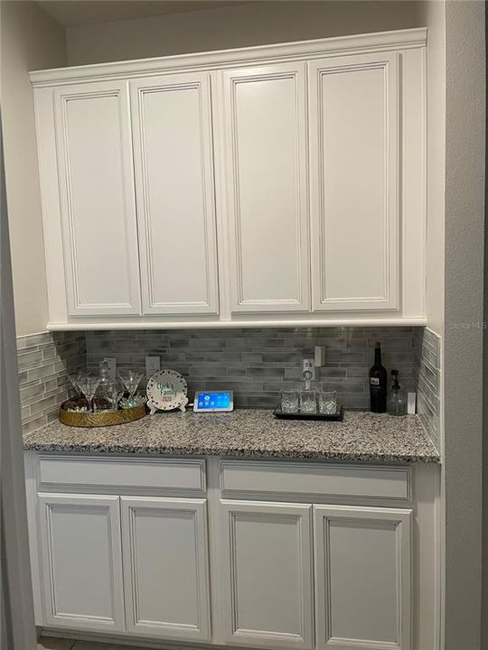 For Rent: $2,880 (4 beds, 3 baths, 2600 Square Feet)