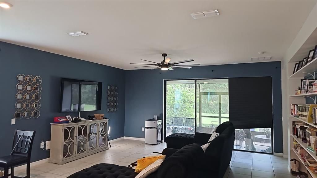 For Rent: $2,880 (4 beds, 3 baths, 2600 Square Feet)